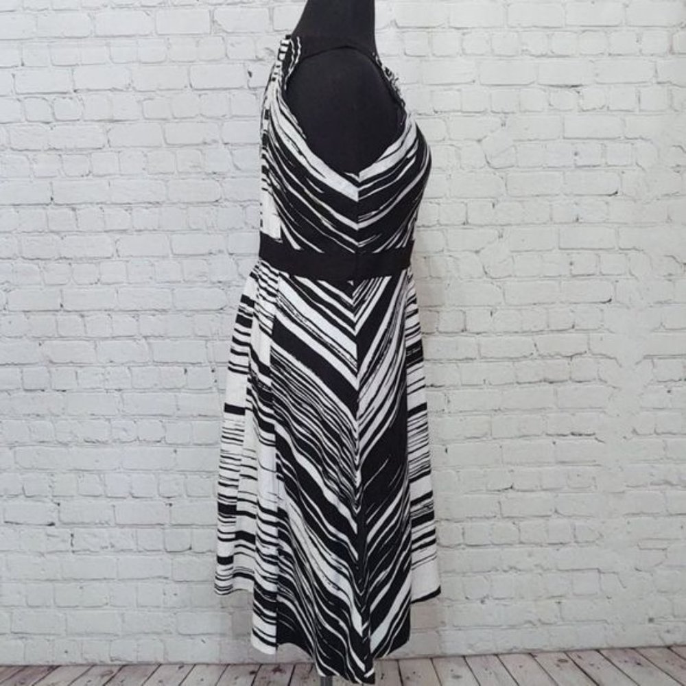 New York and Company A-Line Linen Dress - Picture 3 of 12